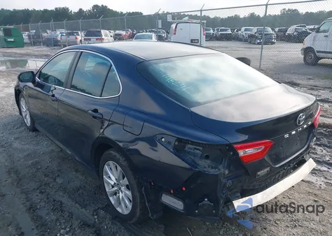 2018 Toyota Camry Le z USA, uszkodzony, nr VIN 4T1B11HK9JU503534